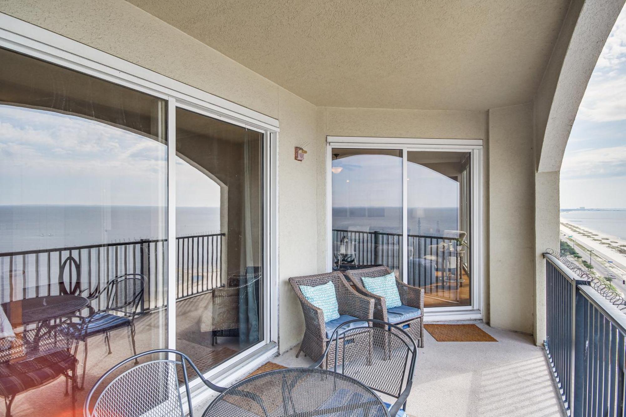 Sleek Gulfport Condo With Ocean Views And Pool Access! Exterior photo