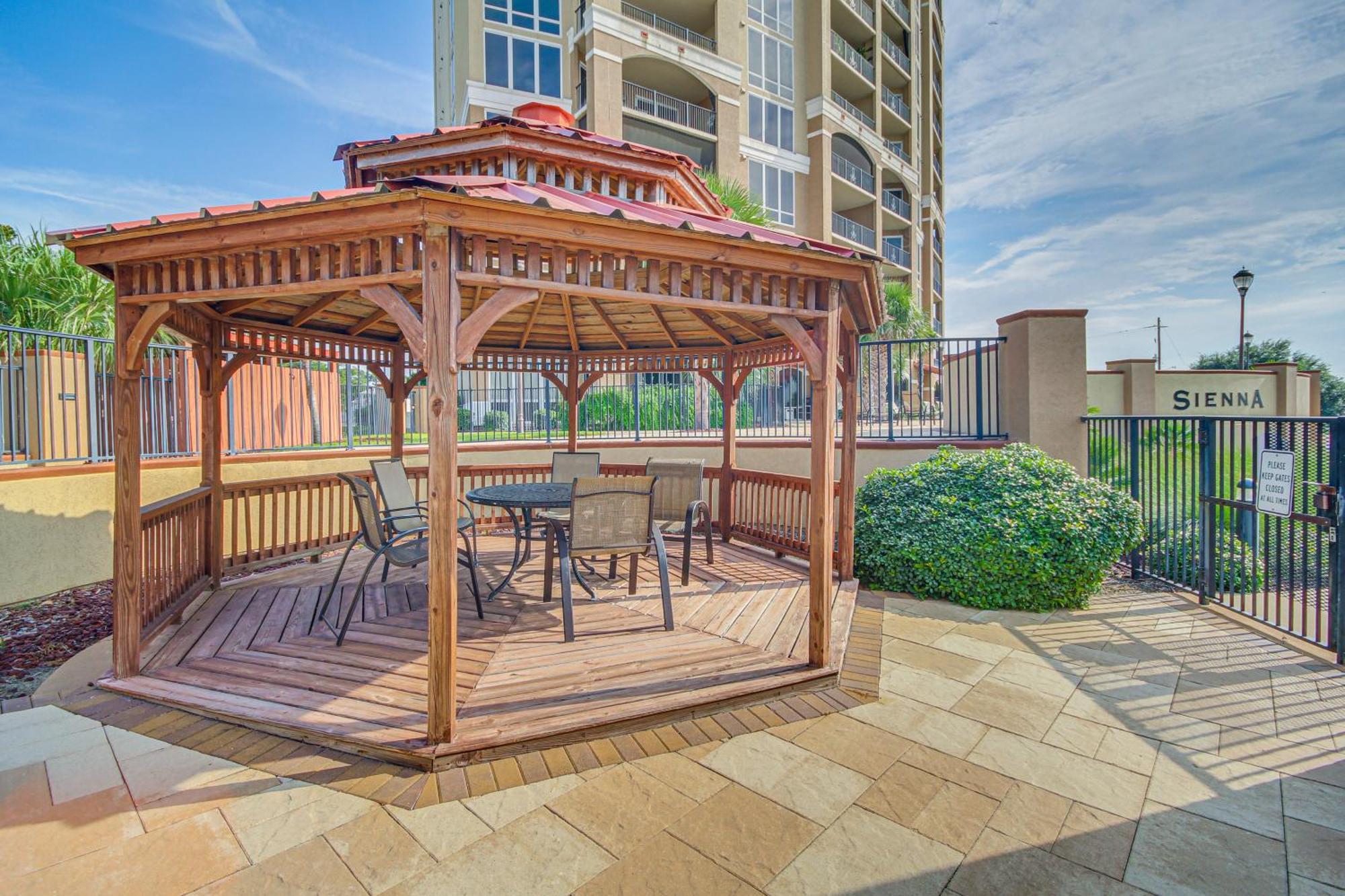 Sleek Gulfport Condo With Ocean Views And Pool Access! Exterior photo