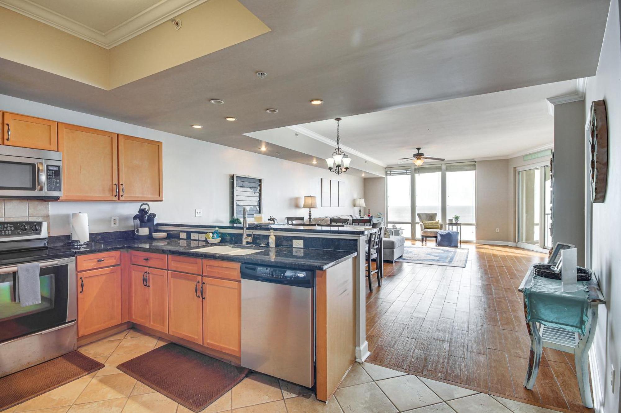 Sleek Gulfport Condo With Ocean Views And Pool Access! Exterior photo